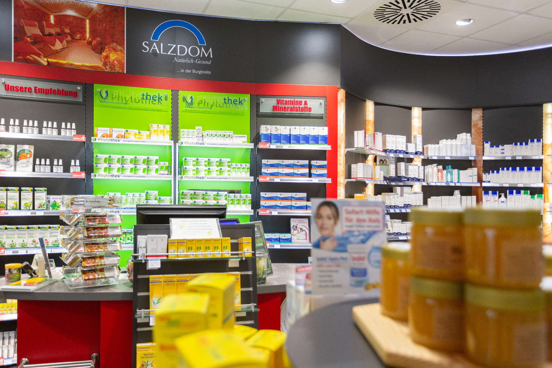 Kassen- und Beratungsbereich der Brücken Apotheke